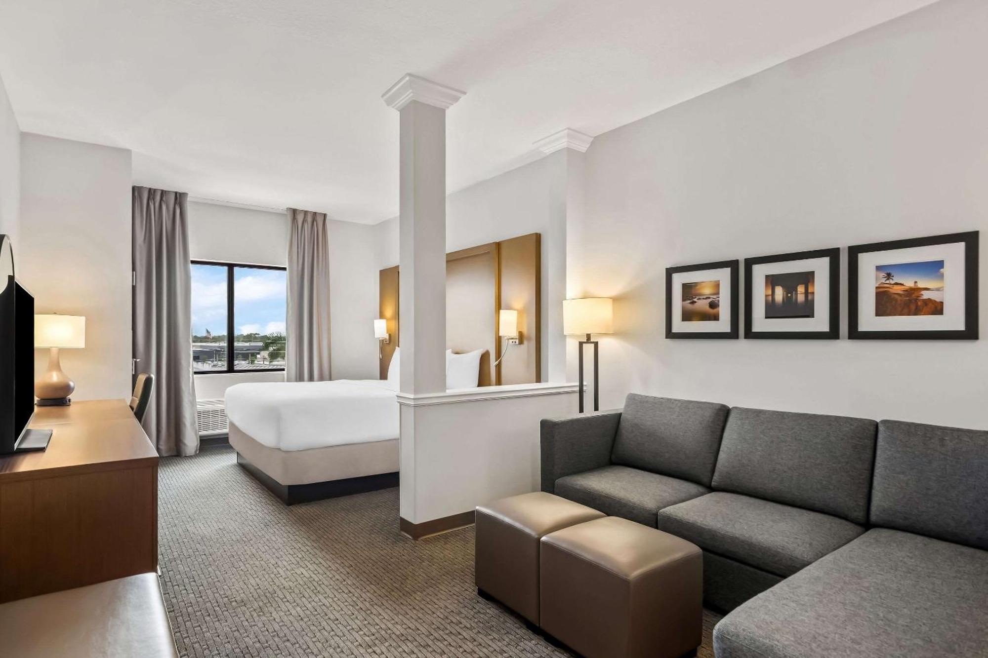 Comfort Suites Stuart-Hutchinson Island מראה חיצוני תמונה