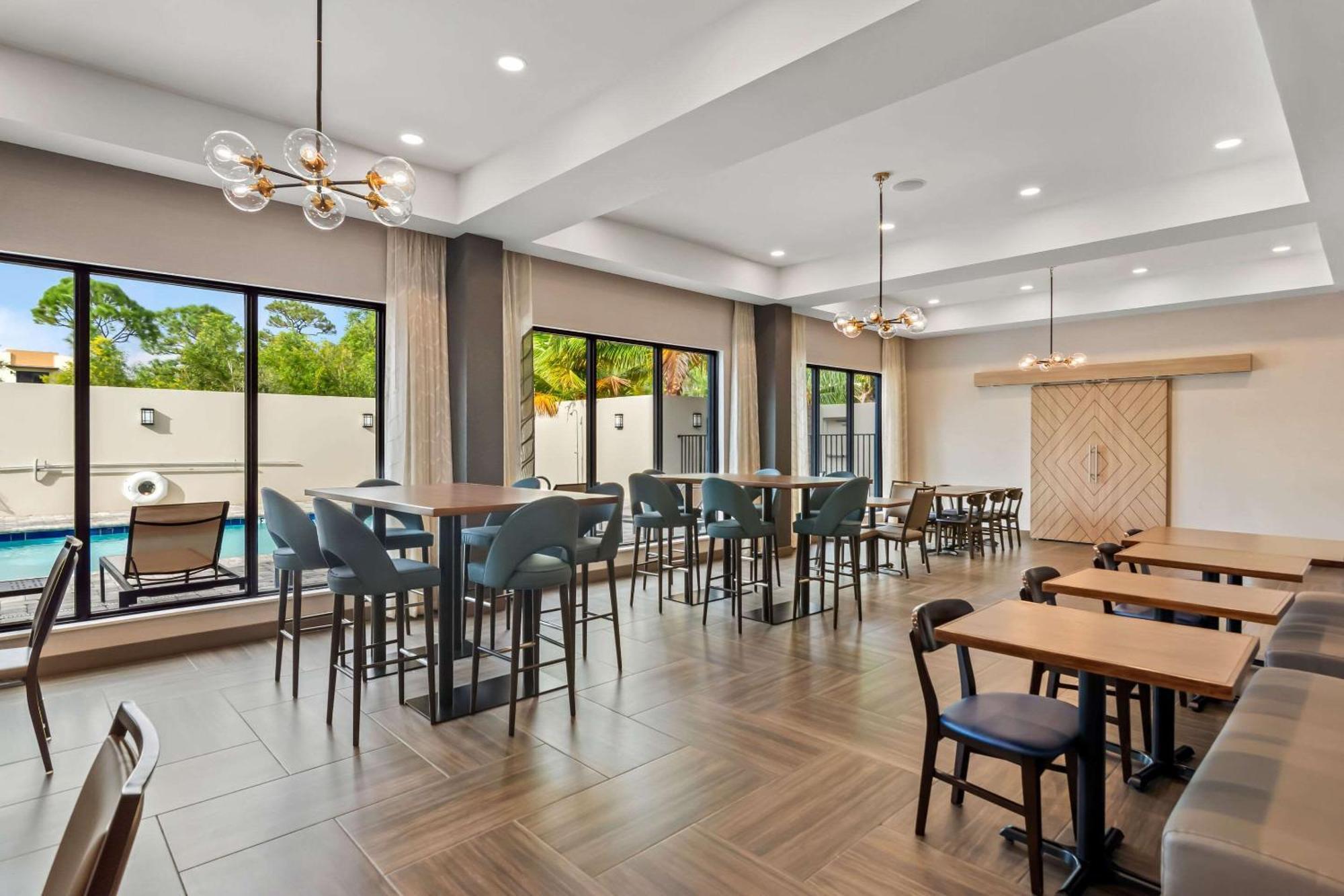 Comfort Suites Stuart-Hutchinson Island מראה חיצוני תמונה