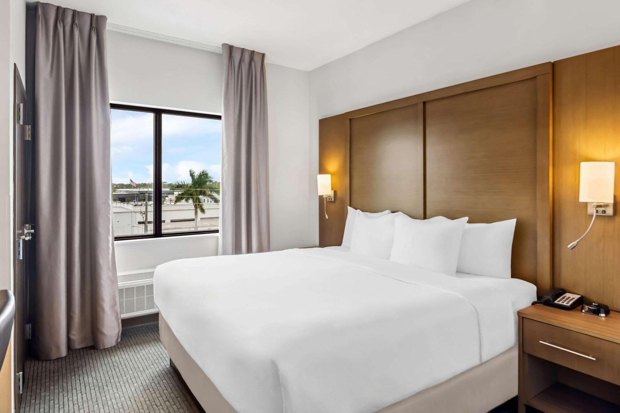 Comfort Suites Stuart-Hutchinson Island מראה חיצוני תמונה